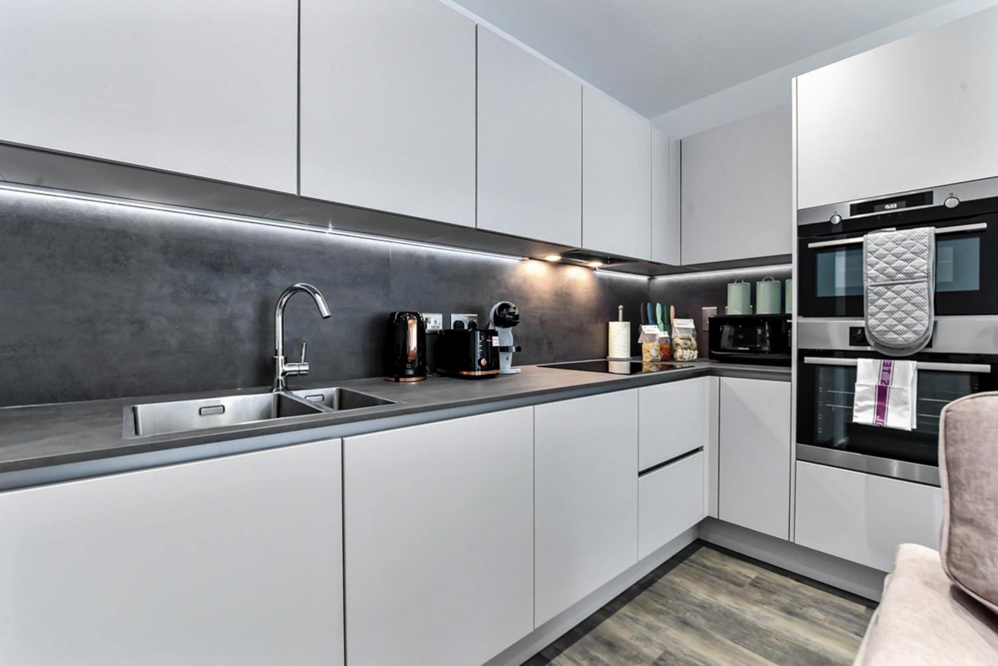 Apartment Stylish 2-bd For Trendy Urban Travelers - Sleeps 5 *