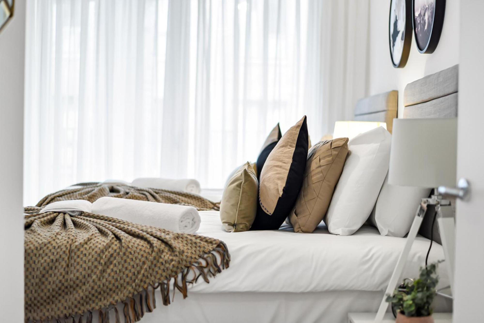 Stylish 2-bd For Trendy Urban Travelers - Sleeps 5 Appartamento